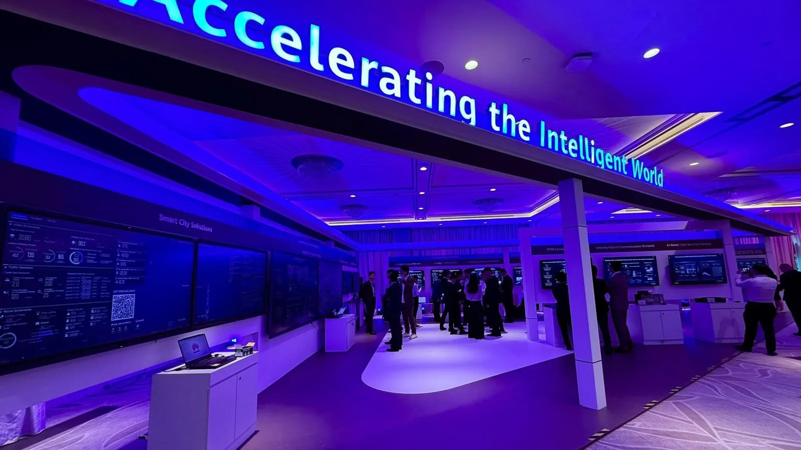 HUAWEI TECH WEEK SINGAPORE conference and exhibition production reference
